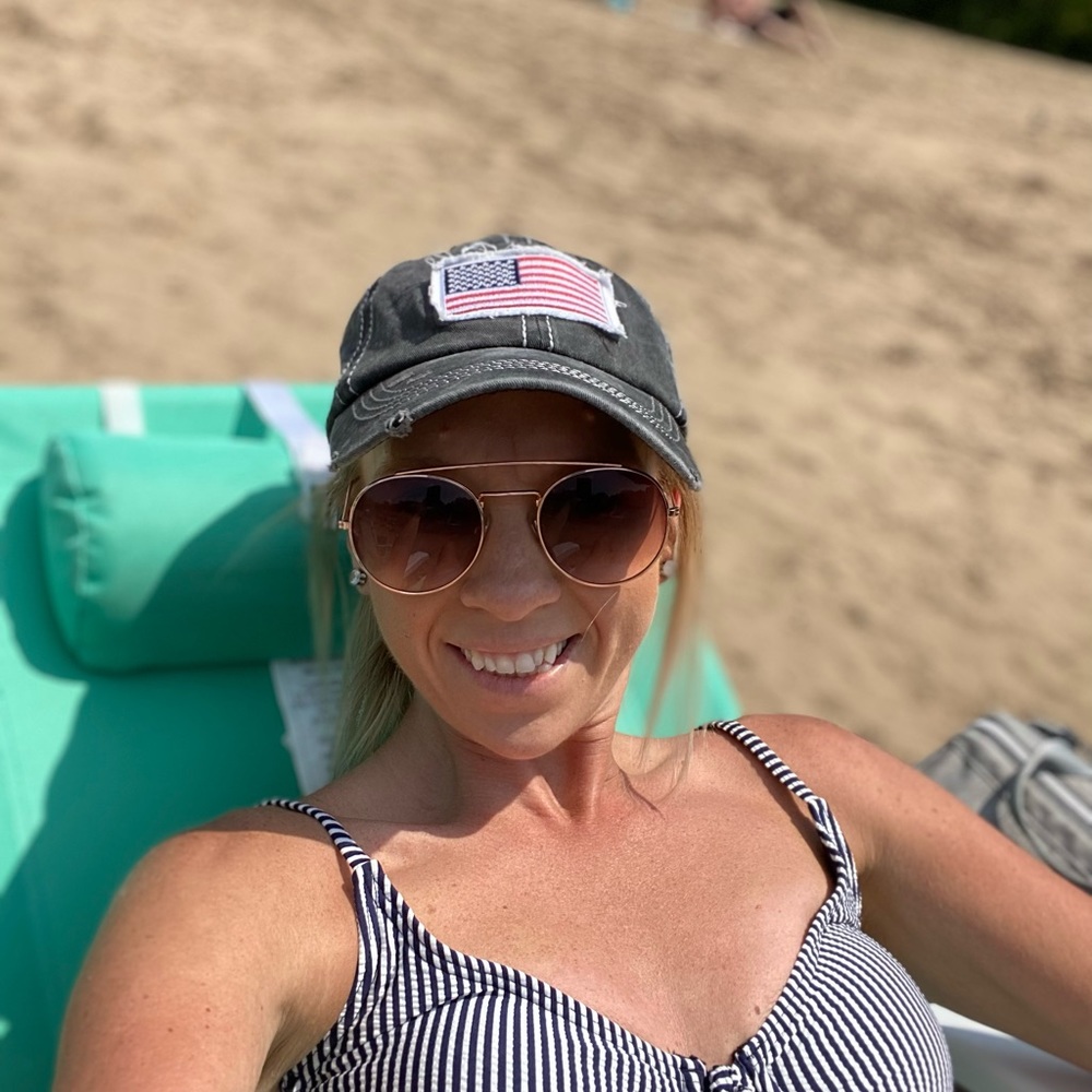 Meet your Posher, Hazel